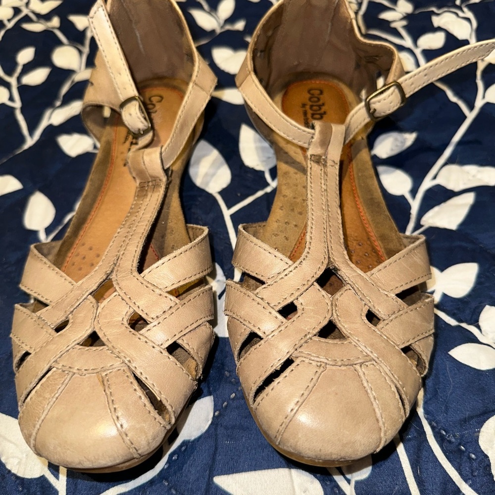 Cobb Hill by New Balance Women's Tan Sandals